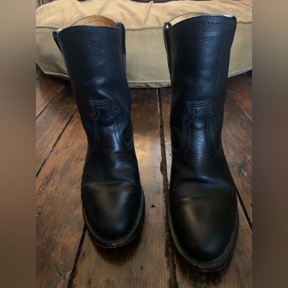 Frye Boots 6.5 black short
